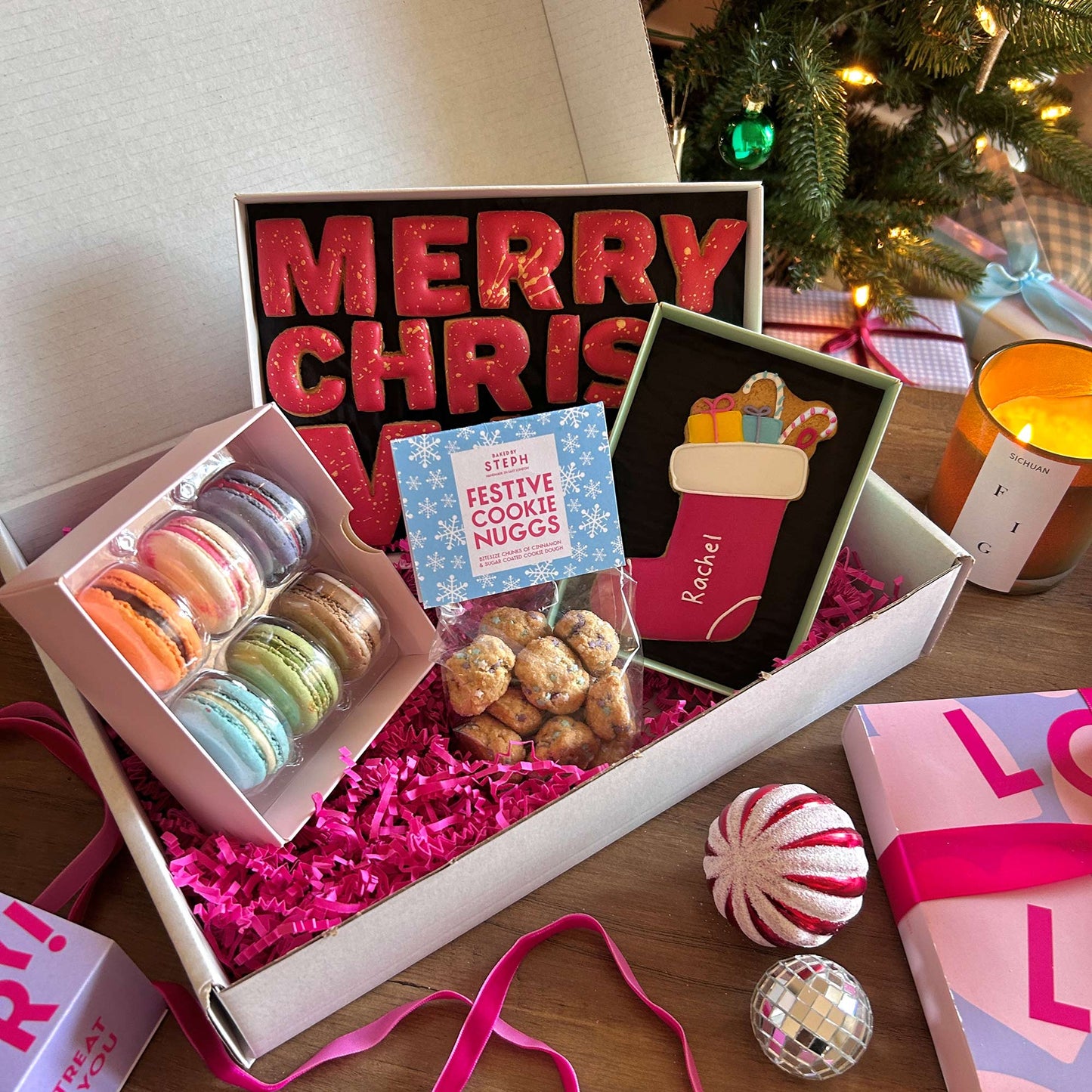 Merry Christmas Cookies & Macarons Hamper