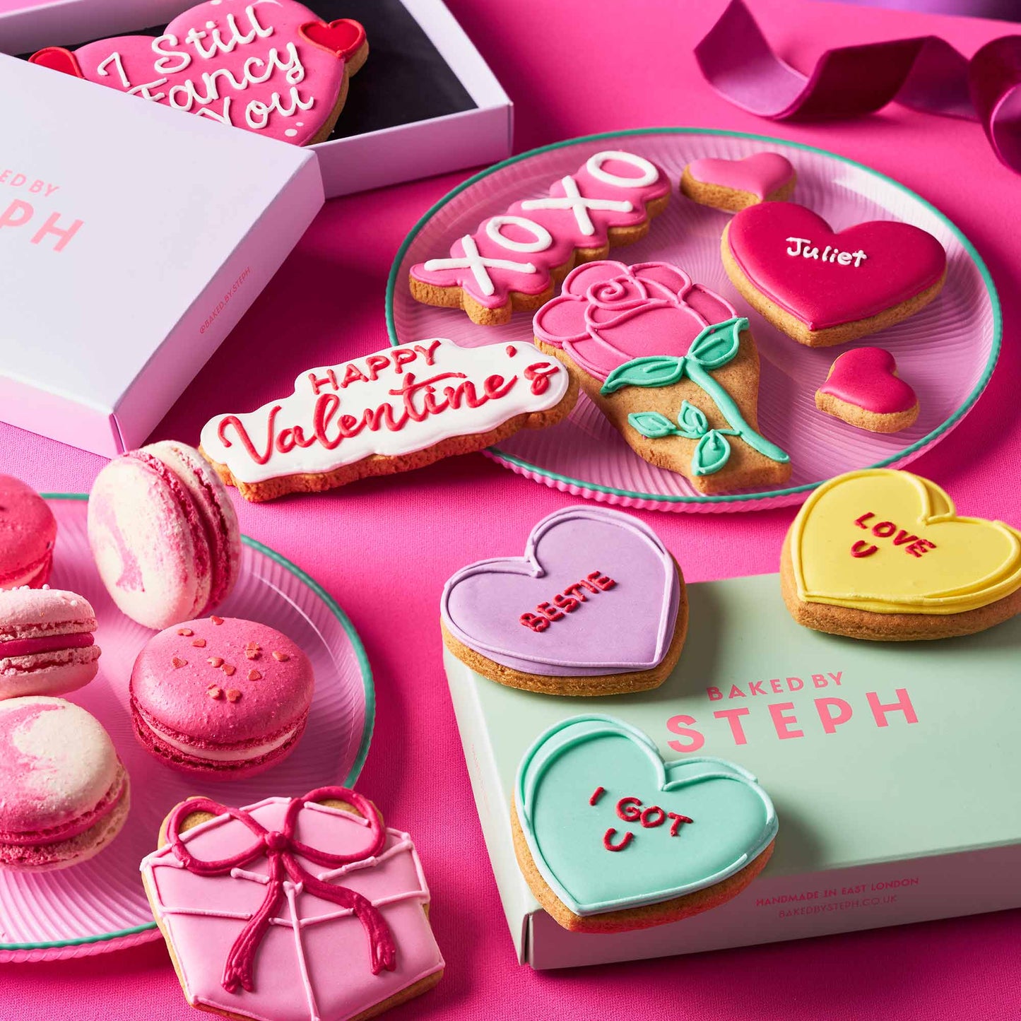 Love Valentine's Macarons (Box of 12)